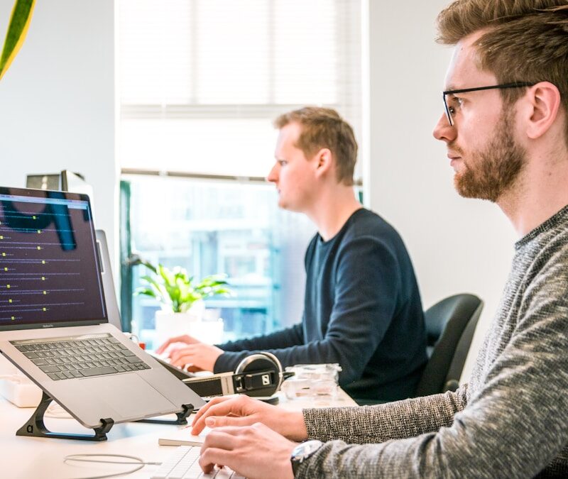 Buró empresarial vs datos alternativos B2B