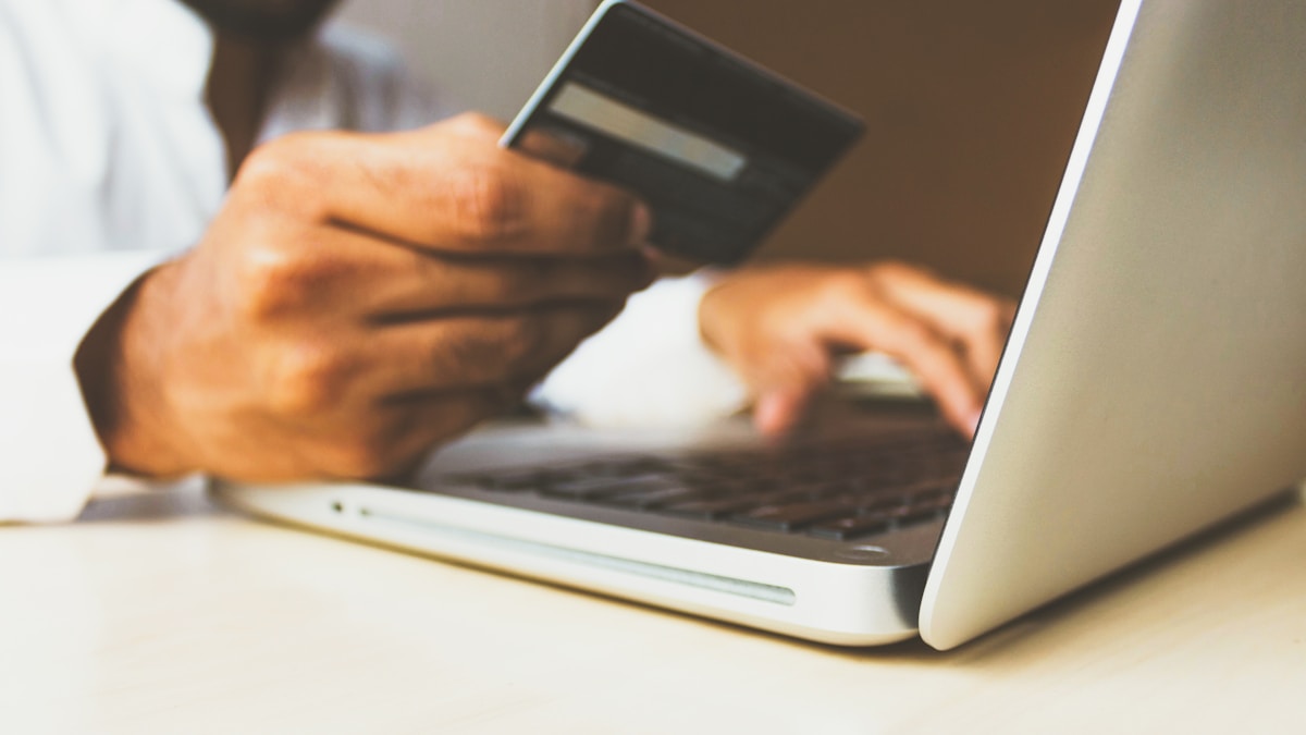 Cómo prevenir fraudes en ventas B2B: señales y controles