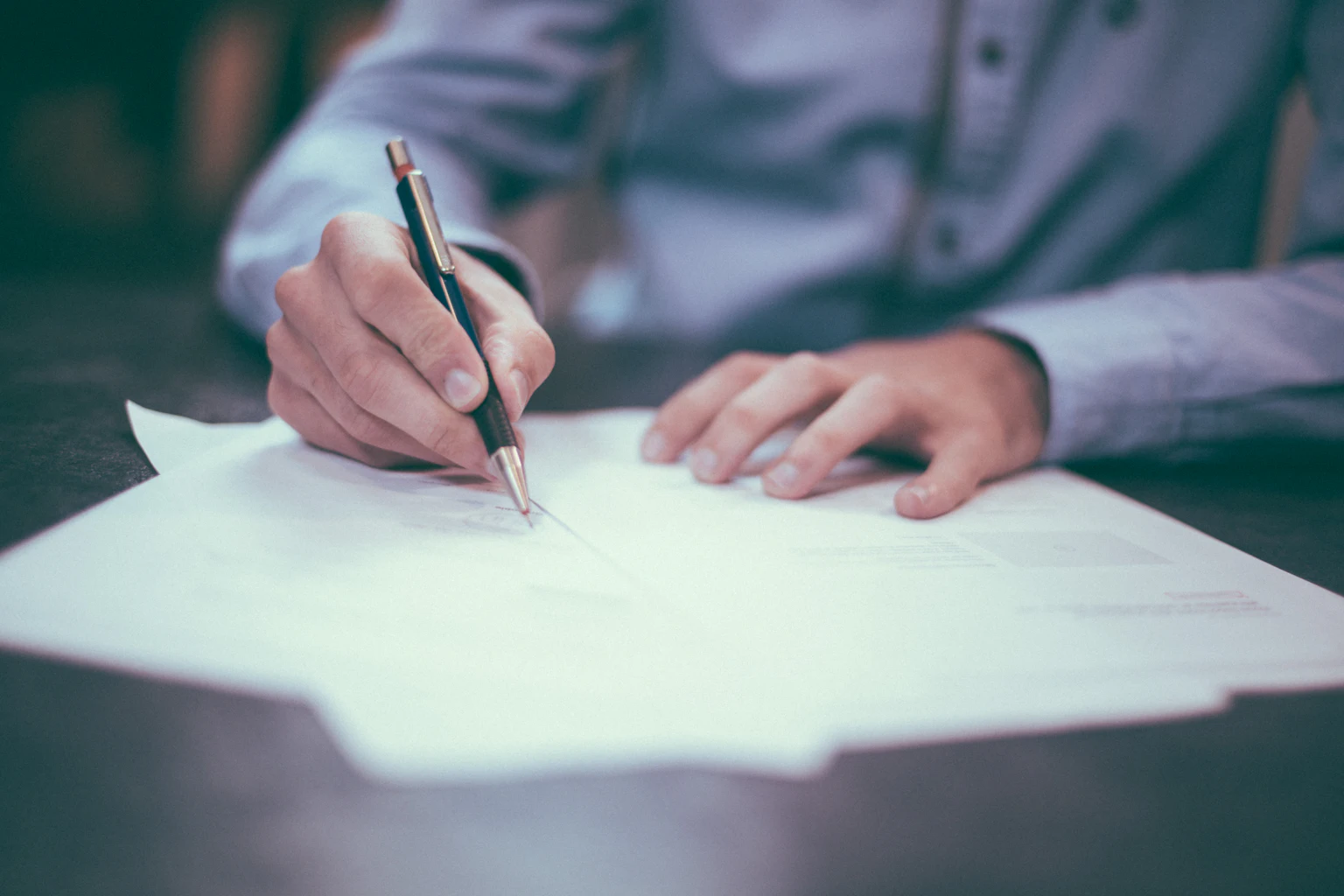 Documentos para alta de clientes B2B seguros (foto ilustrativa)